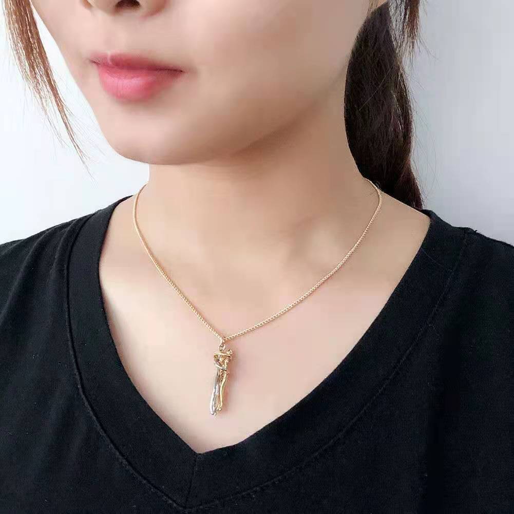 European and American Golden Atmospheric Figure Necklace Personality Creative Couple Two-Color Hug Necklace Women's Fashion Short Necklace